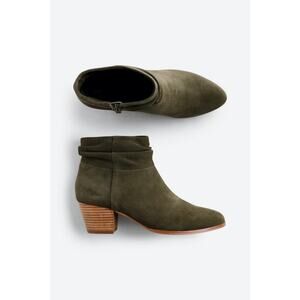 Violet & Red Carolina Suede Scrunch Bootie – Olive – Size 6 – NWOB